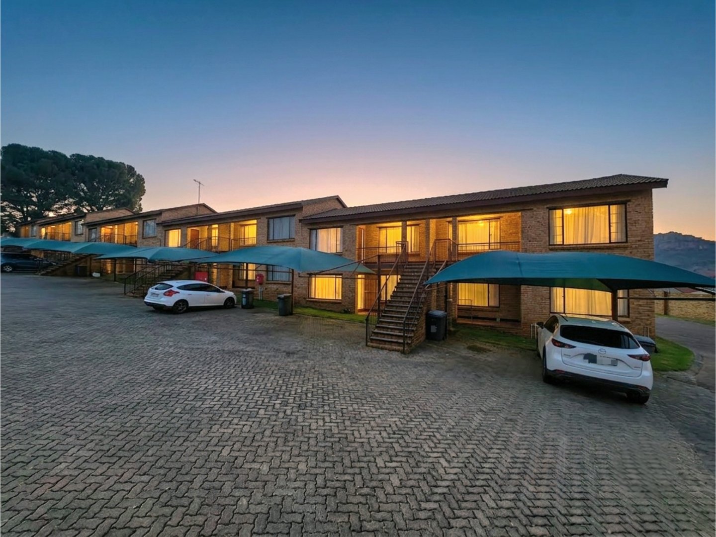 2 Bedroom Townhouse in Meredale For Sale