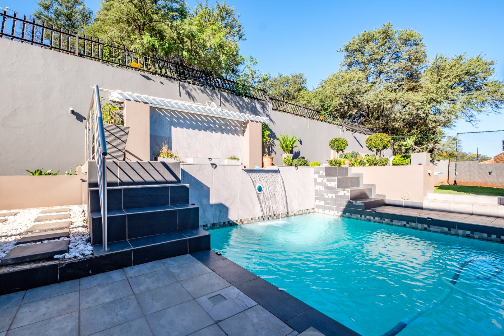 4 Bedroom Home + Flatlet For Sale in Bassonia, foto 7
