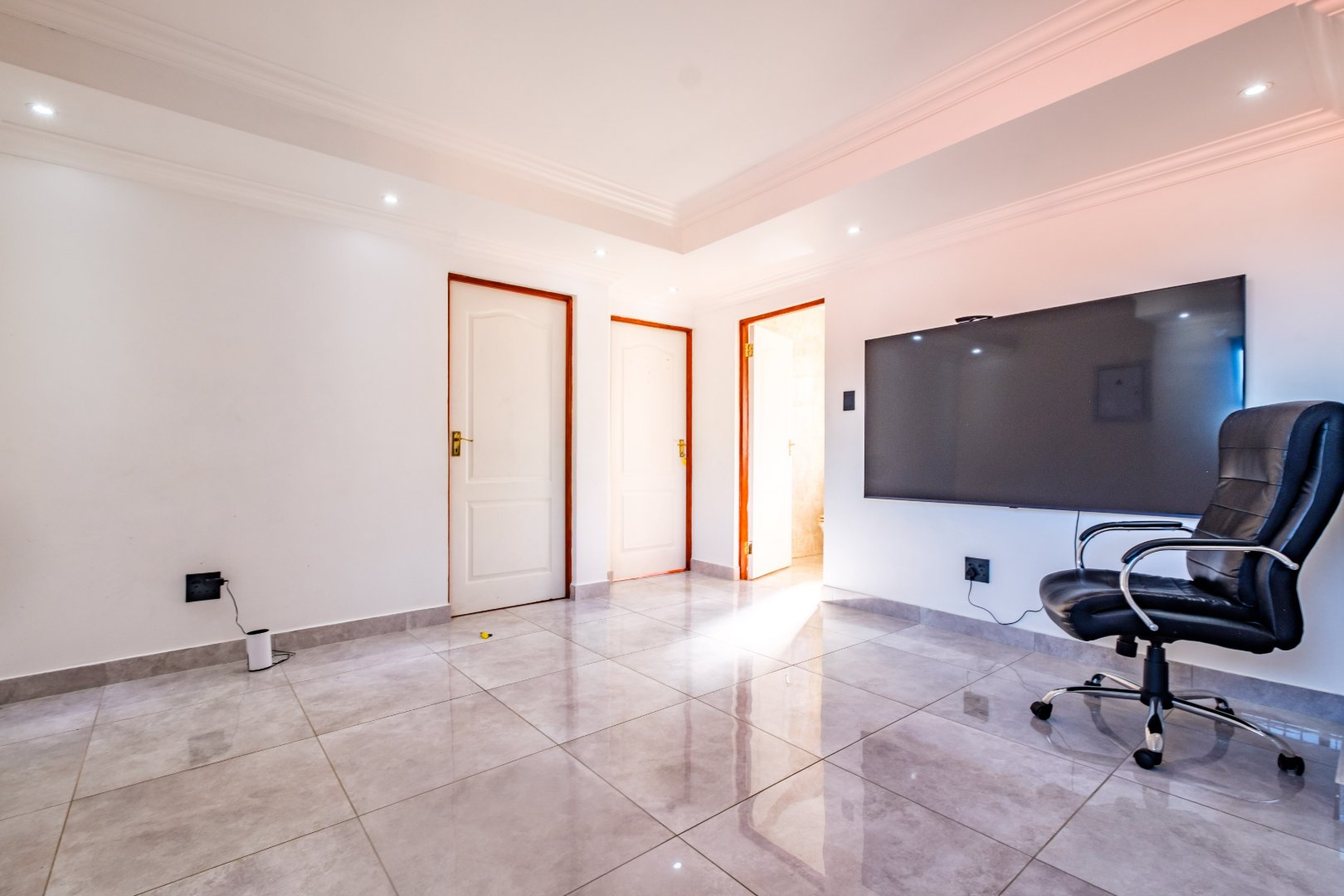 4 Bedroom Home + Flatlet For Sale in Bassonia, foto 37