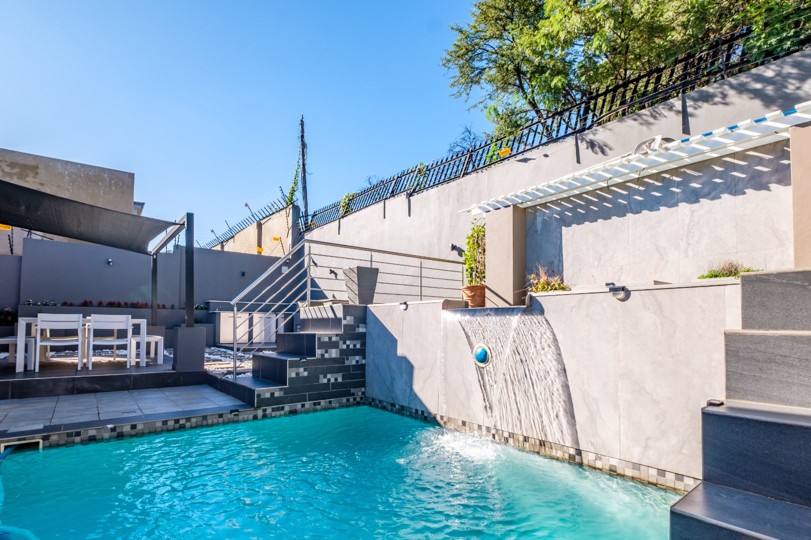 4 Bedroom Home + Flatlet For Sale in Bassonia, foto 8