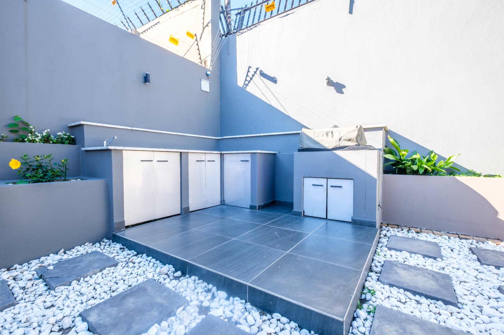 4 Bedroom Home + Flatlet For Sale in Bassonia, foto 12
