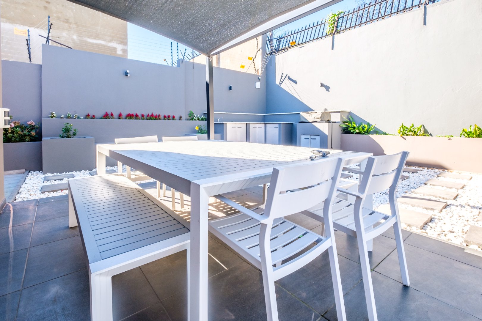 4 Bedroom Home + Flatlet For Sale in Bassonia, foto 11