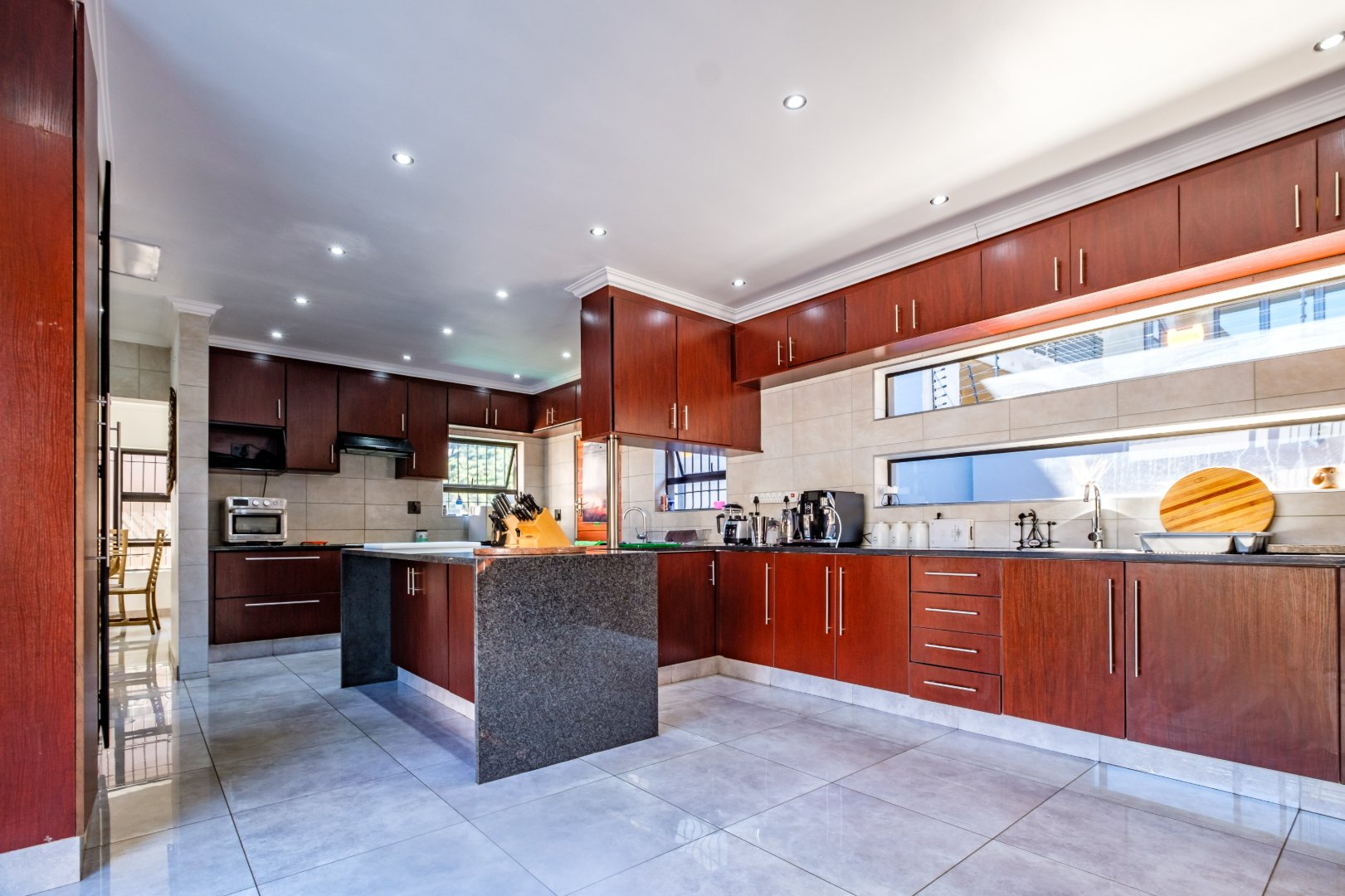 4 Bedroom Home + Flatlet For Sale in Bassonia, foto 19